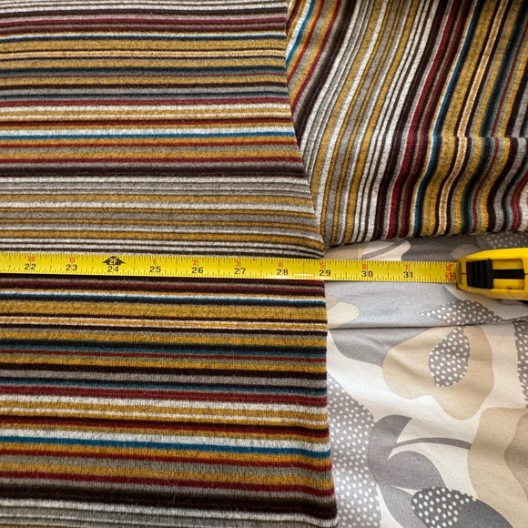 EARTHBOUND SWEATER. OVERSIZED CROP DRAWSTRING HOODIE. BOXI FIT, KANGAROO POCKET - Picture 8 of 16